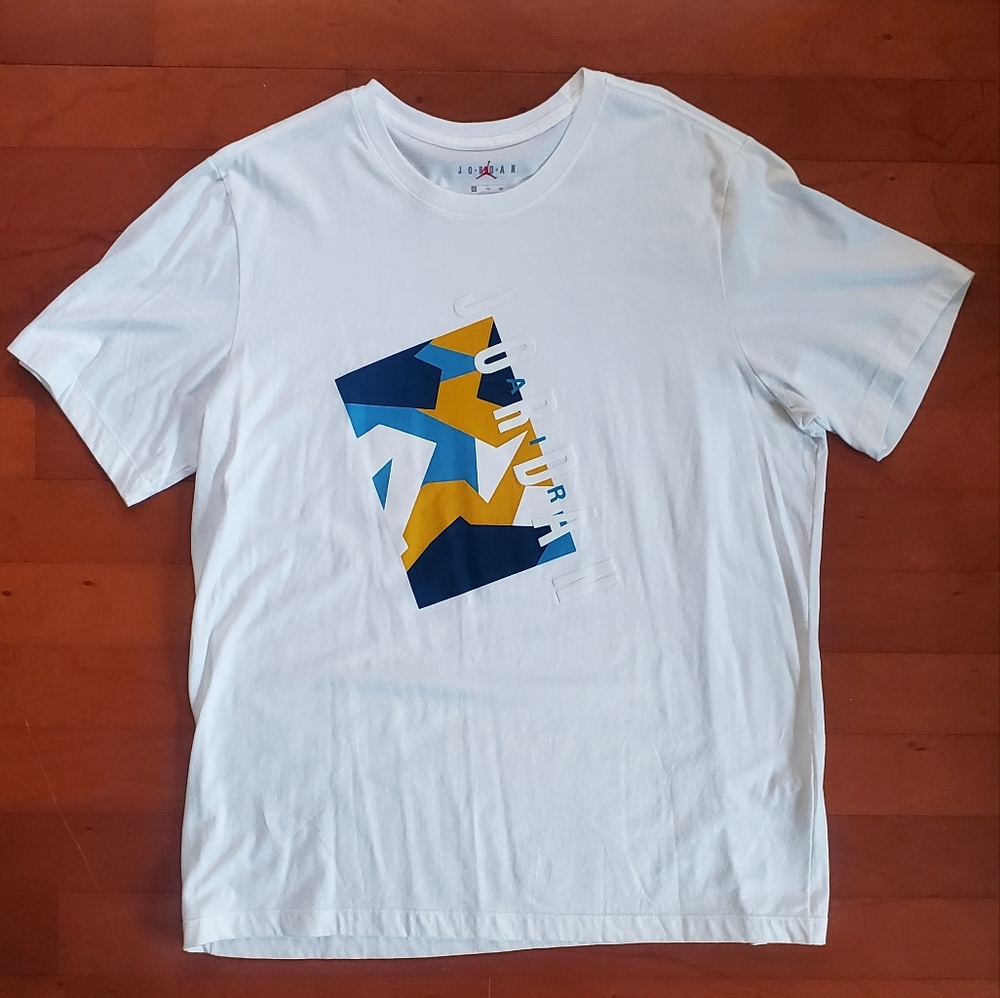 Jordan Retro White Graphic T-Shirt Size XL NWOT